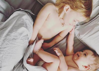 À mes deux bébés rapprochés